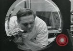 Standbild PrecisionGrinding von Glaslinsen Anaheim California USA, 1960, aus Sekunde 40 historischem Filmmaterial Videoclip 65675022147