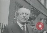 Standbild Der britische Premierminister Harold Macmillan London England Vereinigtes Königreich, 1957, aus Sekunde 20 historischem Filmmaterial Videoclip 65675022156