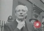 Standbild Der britische Premierminister Harold Macmillan London England Vereinigtes Königreich, 1957, aus Sekunde 22 historischem Filmmaterial Videoclip 65675022156