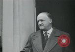 Standbild Der britische Premierminister Harold Macmillan London England Vereinigtes Königreich, 1957, aus Sekunde 35 historischem Filmmaterial Videoclip 65675022156
