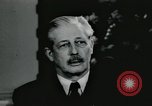 Standbild Der britische Premierminister Harold Macmillan London England Vereinigtes Königreich, 1957, aus Sekunde 36 historischem Filmmaterial Videoclip 65675022156