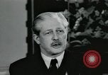 Standbild Der britische Premierminister Harold Macmillan London England Vereinigtes Königreich, 1957, aus Sekunde 38 historischem Filmmaterial Videoclip 65675022156