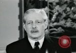 Standbild Der britische Premierminister Harold Macmillan London England Vereinigtes Königreich, 1957, aus Sekunde 44 historischem Filmmaterial Videoclip 65675022156