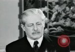 Standbild Der britische Premierminister Harold Macmillan London England Vereinigtes Königreich, 1957, aus Sekunde 46 historischem Filmmaterial Videoclip 65675022156