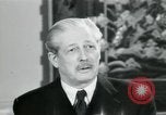 Standbild Der britische Premierminister Harold Macmillan London England Vereinigtes Königreich, 1957, aus Sekunde 48 historischem Filmmaterial Videoclip 65675022156