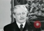 Standbild Der britische Premierminister Harold Macmillan London England Vereinigtes Königreich, 1957, aus Sekunde 49 historischem Filmmaterial Videoclip 65675022156