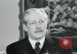 Standbild Der britische Premierminister Harold Macmillan London England Vereinigtes Königreich, 1957, aus Sekunde 52 historischem Filmmaterial Videoclip 65675022156