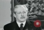 Standbild Der britische Premierminister Harold Macmillan London England Vereinigtes Königreich, 1957, aus Sekunde 56 historischem Filmmaterial Videoclip 65675022156