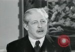 Standbild Der britische Premierminister Harold Macmillan London England Vereinigtes Königreich, 1957, aus Sekunde 58 historischem Filmmaterial Videoclip 65675022156