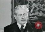 Standbild Der britische Premierminister Harold Macmillan London England Vereinigtes Königreich, 1957, aus Sekunde 59 historischem Filmmaterial Videoclip 65675022156