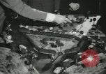 Standbild Kursleiter Lehre traffic control für Studenten Quantico Virginia USA, 1942, aus Sekunde 36 historischem Filmmaterial Videoclip 65675022166