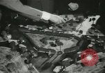 Standbild Kursleiter Lehre traffic control für Studenten Quantico Virginia USA, 1942, aus Sekunde 53 historischem Filmmaterial Videoclip 65675022166