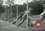 Standbild Studenten gehen durch eine Pistole bohren Quantico Virginia USA, 1942, aus Sekunde 40 historischem Filmmaterial Videoclip 65675022168