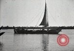 Standbild Datum Transport Basra Irak, 1929, aus Sekunde 45 historischem Filmmaterial Videoclip 65675022175