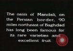 Standbild Arbeiter machen Datum Blatt Taschen Mandali Irak, 1929, aus Sekunde 3 historischem Filmmaterial Videoclip 65675022177