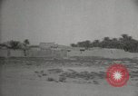 Standbild Arbeiter machen Datum Blatt Taschen Mandali Irak, 1929, aus Sekunde 29 historischem Filmmaterial Videoclip 65675022177