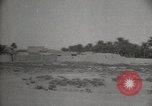 Standbild Arbeiter machen Datum Blatt Taschen Mandali Irak, 1929, aus Sekunde 30 historischem Filmmaterial Videoclip 65675022177