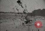 Standbild Arbeiter machen Datum Blatt Taschen Mandali Irak, 1929, aus Sekunde 48 historischem Filmmaterial Videoclip 65675022177