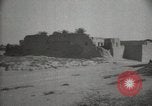 Standbild Arbeiter machen Datum Blatt Taschen Mandali Irak, 1929, aus Sekunde 53 historischem Filmmaterial Videoclip 65675022177