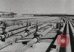 Image crise pétrolière iranienne Abadan Iran, 1951, de la seconde 20 séquences d'archives historiques vidéo 65675022179