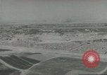 Standbild militärische Unterstützung der beratenden Gruppe Offiziere und Weiber Bagdad Irak, 1956, aus Sekunde 7 historischem Filmmaterial Videoclip 65675022186