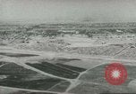 Standbild militärische Unterstützung der beratenden Gruppe Offiziere und Weiber Bagdad Irak, 1956, aus Sekunde 9 historischem Filmmaterial Videoclip 65675022186