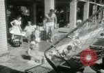 Standbild militärische Unterstützung der beratenden Gruppe Offiziere und Weiber Bagdad Irak, 1956, aus Sekunde 45 historischem Filmmaterial Videoclip 65675022186