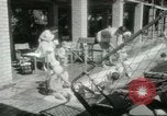 Standbild militärische Unterstützung der beratenden Gruppe Offiziere und Weiber Bagdad Irak, 1956, aus Sekunde 47 historischem Filmmaterial Videoclip 65675022186