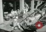 Standbild militärische Unterstützung der beratenden Gruppe Offiziere und Weiber Bagdad Irak, 1956, aus Sekunde 50 historischem Filmmaterial Videoclip 65675022186