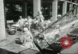 Standbild militärische Unterstützung der beratenden Gruppe Offiziere und Weiber Bagdad Irak, 1956, aus Sekunde 54 historischem Filmmaterial Videoclip 65675022186