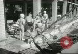 Standbild militärische Unterstützung der beratenden Gruppe Offiziere und Weiber Bagdad Irak, 1956, aus Sekunde 57 historischem Filmmaterial Videoclip 65675022186