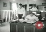 Immagine di Le attività amministrative a MAAG edificio A Bagdad in Iraq, 1956, secondo 7 filmato di repertorio 65675022188