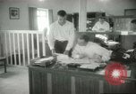 Immagine di Le attività amministrative a MAAG edificio A Bagdad in Iraq, 1956, secondo 8 filmato di repertorio 65675022188