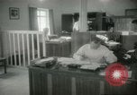 Immagine di Le attività amministrative a MAAG edificio A Bagdad in Iraq, 1956, secondo 14 filmato di repertorio 65675022188