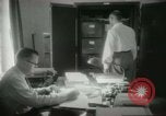 Immagine di Le attività amministrative a MAAG edificio A Bagdad in Iraq, 1956, secondo 16 filmato di repertorio 65675022188