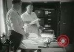 Immagine di Le attività amministrative a MAAG edificio A Bagdad in Iraq, 1956, secondo 33 filmato di repertorio 65675022188