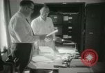 Immagine di Le attività amministrative a MAAG edificio A Bagdad in Iraq, 1956, secondo 36 filmato di repertorio 65675022188