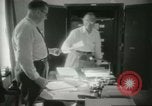 Immagine di Le attività amministrative a MAAG edificio A Bagdad in Iraq, 1956, secondo 37 filmato di repertorio 65675022188