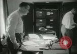 Immagine di Le attività amministrative a MAAG edificio A Bagdad in Iraq, 1956, secondo 38 filmato di repertorio 65675022188