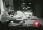 Immagine di Le attività amministrative a MAAG edificio A Bagdad in Iraq, 1956, secondo 42 filmato di repertorio 65675022188