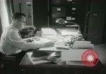 Immagine di Le attività amministrative a MAAG edificio A Bagdad in Iraq, 1956, secondo 46 filmato di repertorio 65675022188