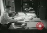 Immagine di Le attività amministrative a MAAG edificio A Bagdad in Iraq, 1956, secondo 47 filmato di repertorio 65675022188