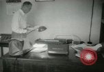 Immagine di Le attività amministrative a MAAG edificio A Bagdad in Iraq, 1956, secondo 49 filmato di repertorio 65675022188
