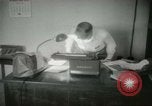 Immagine di Le attività amministrative a MAAG edificio A Bagdad in Iraq, 1956, secondo 52 filmato di repertorio 65675022188