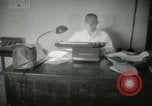 Immagine di Le attività amministrative a MAAG edificio A Bagdad in Iraq, 1956, secondo 55 filmato di repertorio 65675022188