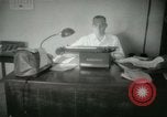 Immagine di Le attività amministrative a MAAG edificio A Bagdad in Iraq, 1956, secondo 56 filmato di repertorio 65675022188