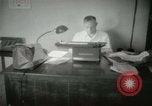 Immagine di Le attività amministrative a MAAG edificio A Bagdad in Iraq, 1956, secondo 59 filmato di repertorio 65675022188
