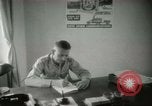 Immagine di Le attività amministrative a MAAG edificio A Bagdad in Iraq, 1956, secondo 62 filmato di repertorio 65675022188