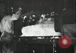 Standbild Pressen die Fusseln aus Baumwolle New Orleans Louisiana USA, 1919, aus Sekunde 16 historischem Filmmaterial Videoclip 65675022212