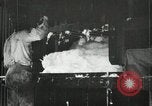 Standbild Pressen die Fusseln aus Baumwolle New Orleans Louisiana USA, 1919, aus Sekunde 17 historischem Filmmaterial Videoclip 65675022212